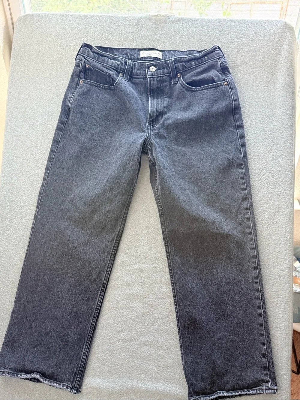 Abercrombie & Fitch Women's Baggy Low-Rise Jeans - Washed Black - Picture 2 of 5